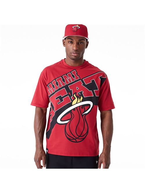 NBA LARGE WRDMRK OS TEE MIAHEA  PNRBLK NEW ERA | 60502582/DARK RED